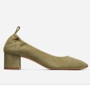EVERLANE The Day Heel Olive Green Shoes Slip On
Italian Leather Suede Size 6.5